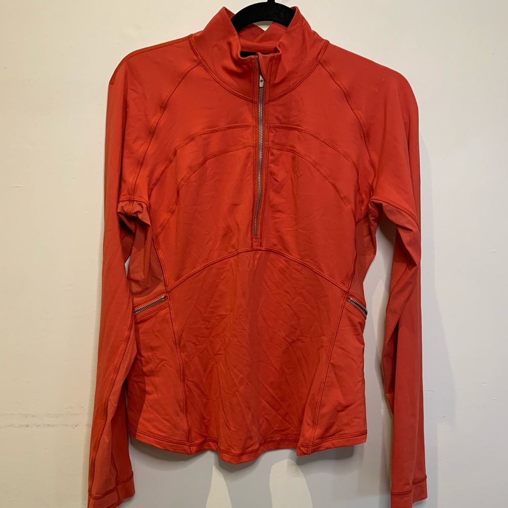 Lululemon Engineered light weight 1/2 zip.